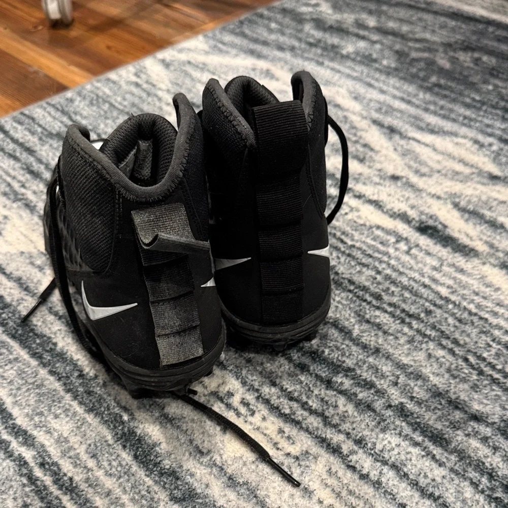 Nike Black and White Athletic Shoes
